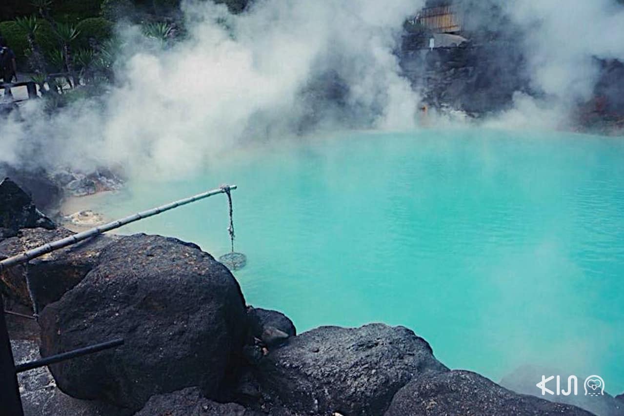 บ่ออุมิ จิโกกุ (Umi Jigoku) เป็นบ่อน้ำร้อนที่ใหญ่ที่สุดในจิโกกุ เมกุริ ของเมือง Beppu