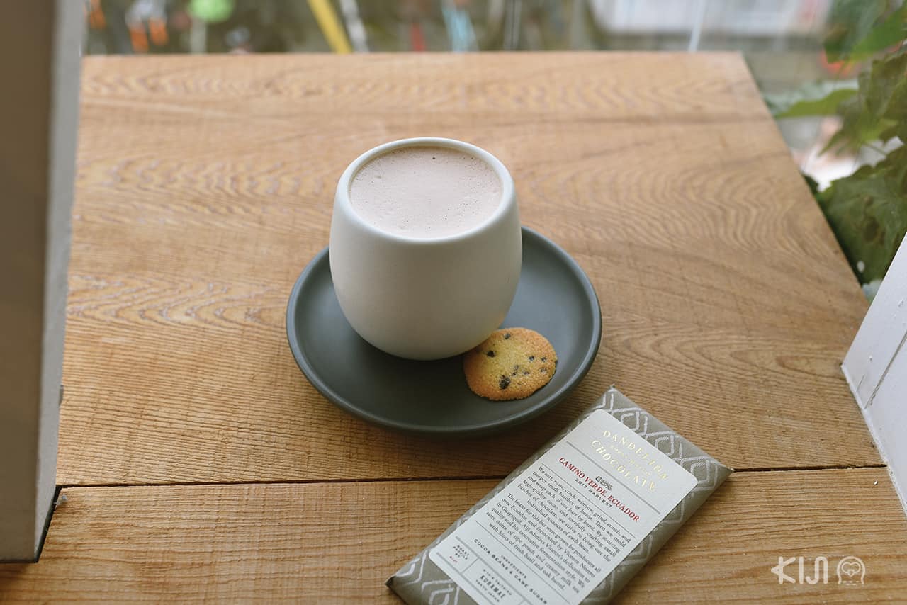 คาเฟ่ในคามาคุระ : Dandelion Chocolate Kamakura