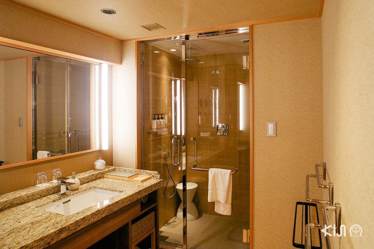 Arima Grand Hotel - ห้องน้ำในห้องพัก