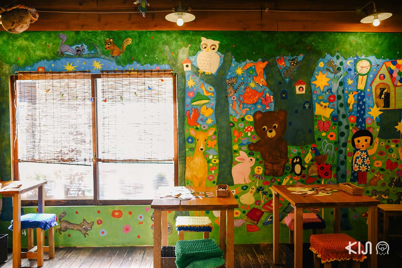 งานศิลปะด้านในร้าน Hattifnatt วาดโดย marini*monteany