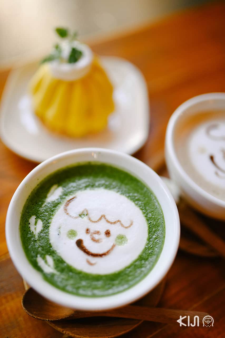 HATTIFNATT's Matcha Milk ภาพวาดฟองนมบนเครื่องดื่มร้อนคือจดเด่นอันแสนน่ารักของร้านนี้