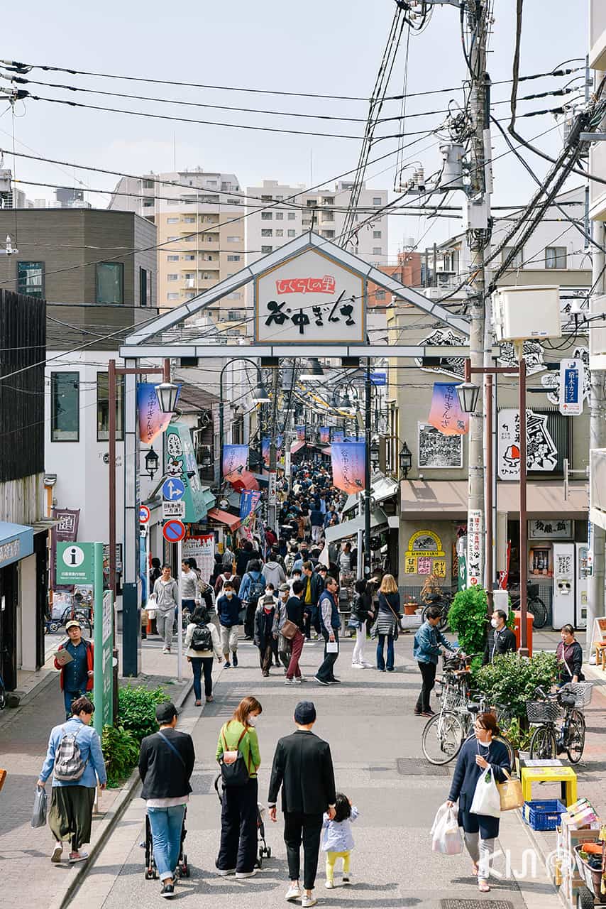 บรรยากาศความคึกคักของย่าน Yanaka Ginza