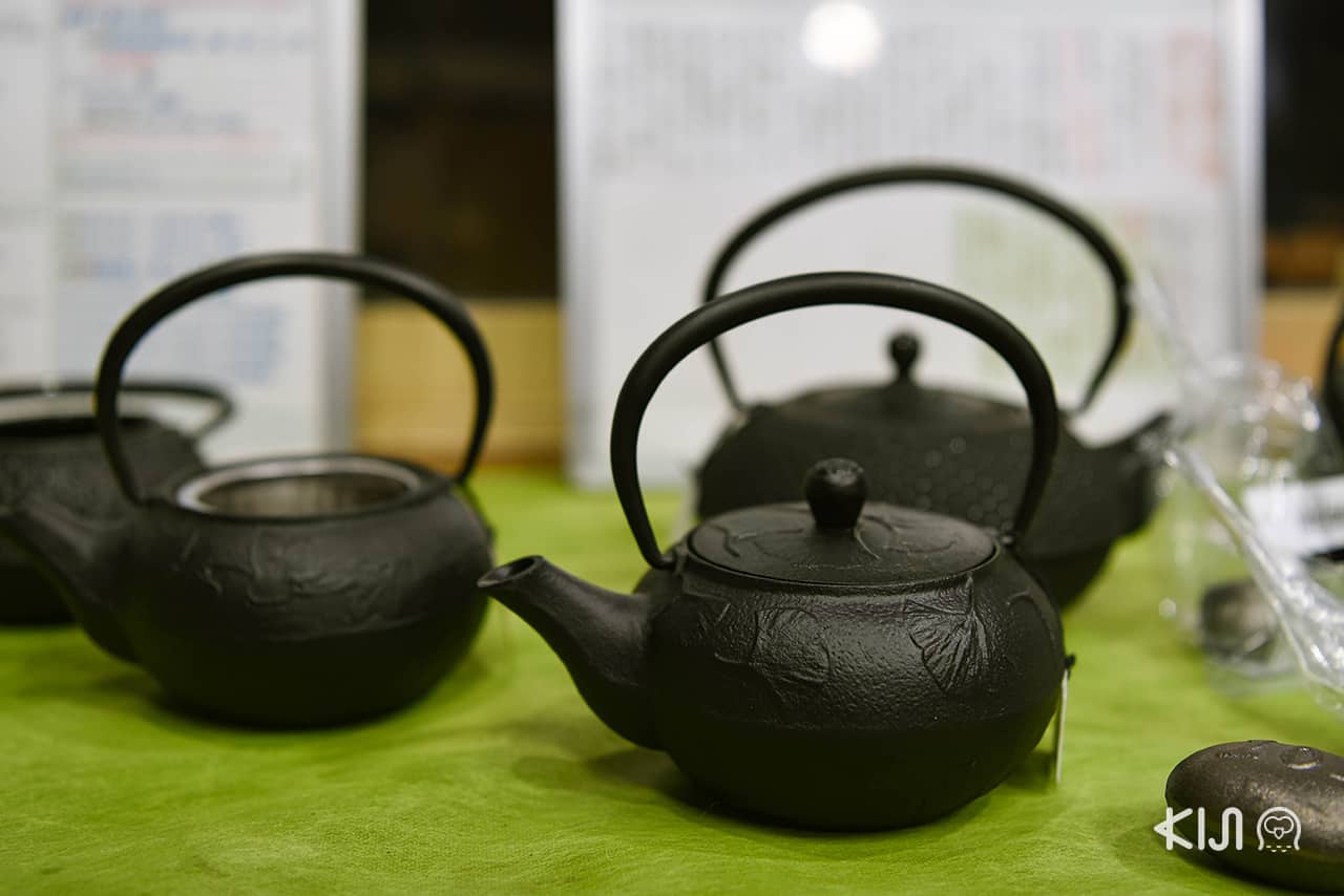 เครื่องเหล็กนัมบุ งานคราฟต์ที่น่าาสนใจของอิวาเตะก็มีจำหน่ายที่ Morioka Handi-Works Square