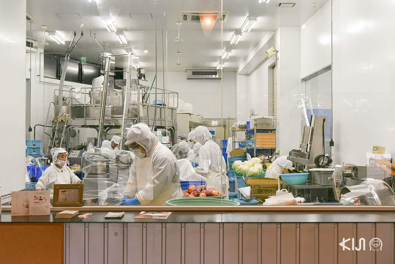 โรงงานทำเส้นเรเมนภายใน Morioka Handi-Works Square 