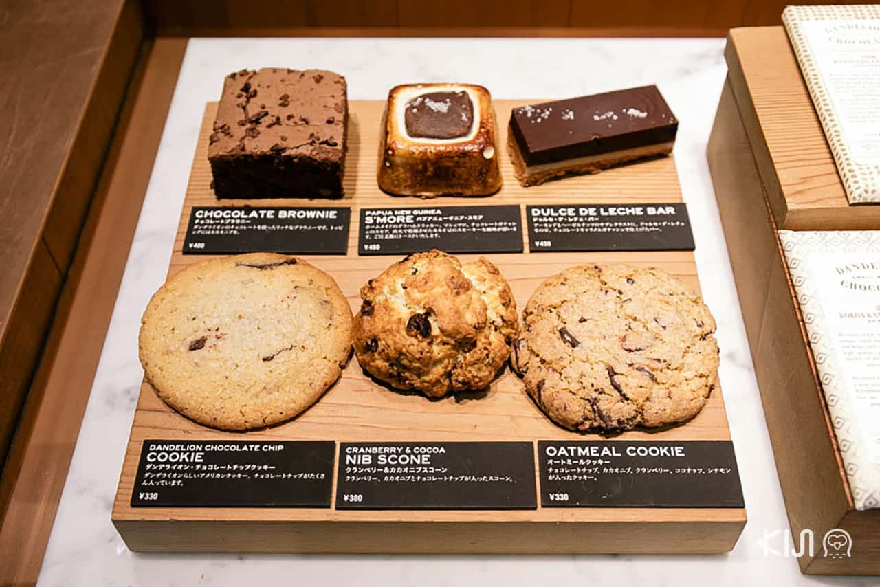 เมนูขนมหวานต่างๆ ของร้าน Dandelion Chocolate Factory สาขาคุรามาเอะ