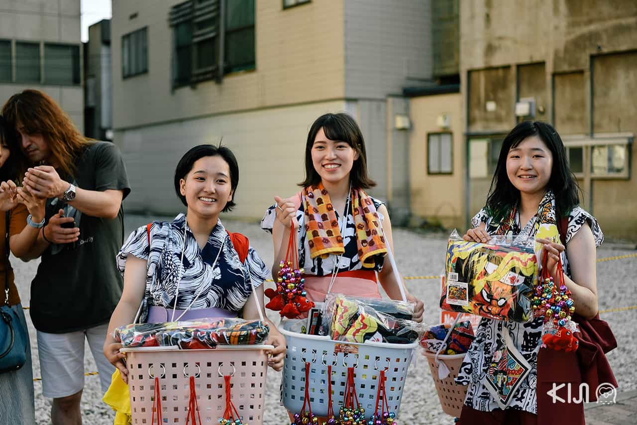 ภายในงานเทศกาลฤดูร้อนเนบูตะมัตสึริ (Nebuta Matsuri) ยังมีของที่ระลึกจำหน่ายตามจุดต่างๆ