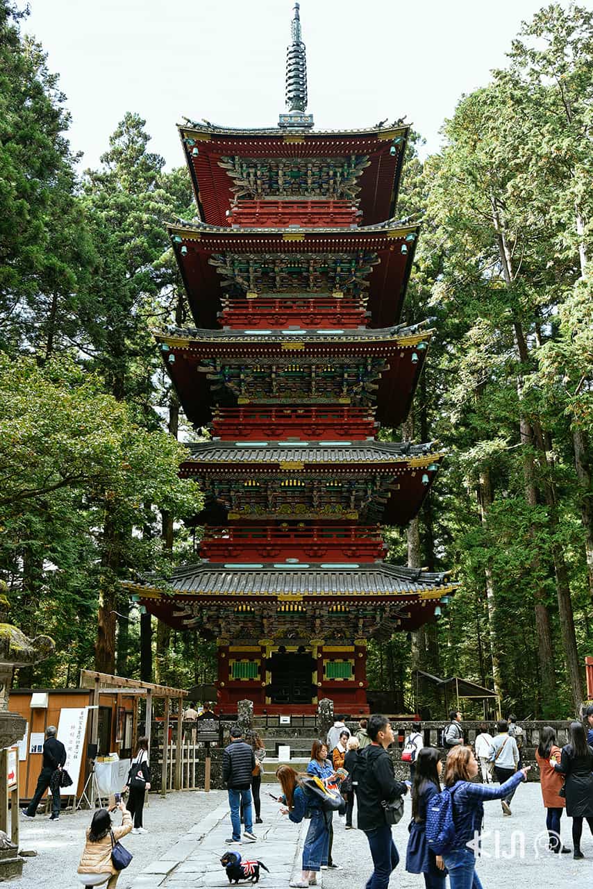 วัดและศาลเจ้าในละแวกนี้ล้วนถูกได้รับการขึ้นทะเบียนให้เป็นมรดกโลกจากยูเนสโก้