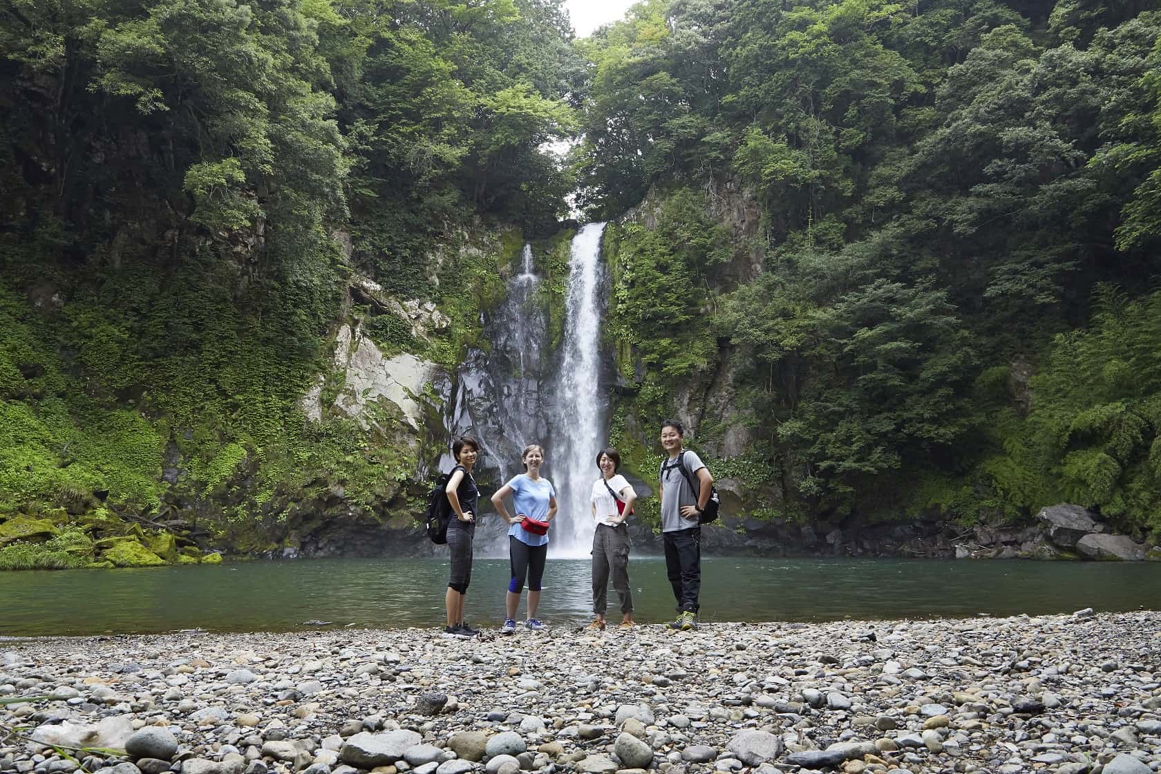 น้ำตกฮัตตัน (Hattan Falls) สถานที่พักผ่อนหย่อนใจใน คิโนะซากิออนเซ็น ของเหล่านัก ปั่นจักรยาน