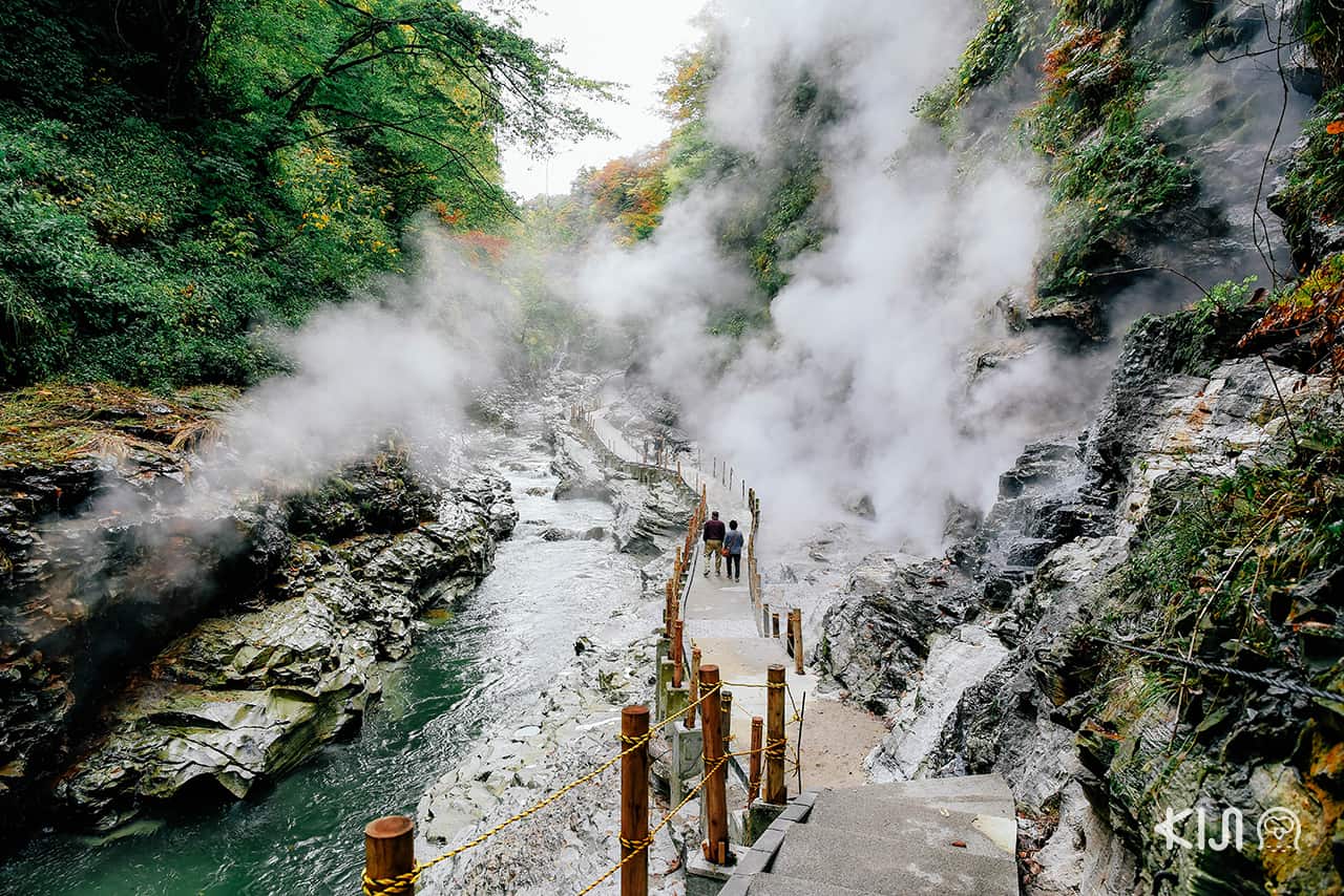 บ่อน้ำพุร้อนธรรมชาติในโอยาสุเคียวไดฟุนโตะ (Oyasukyo Daifunto)