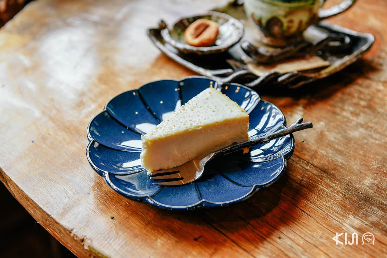 เที่ยวโอยาสุเคียว (Oyasukyo) : ขนมเค้กจาก Juemon Coffee คาเฟ่ในอาคิตะ