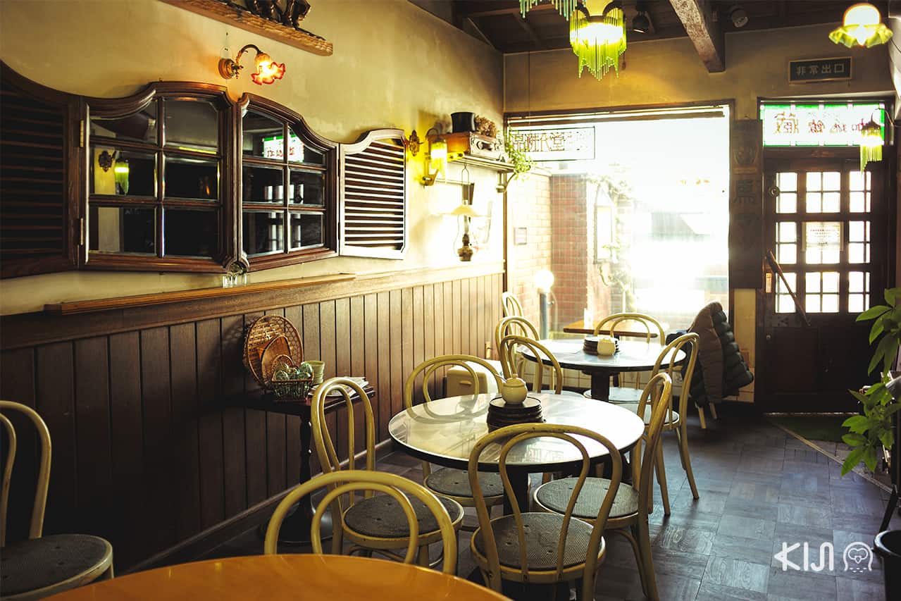 บรรยากาศภายใน Kohikan Kura ร้านอาหารและคาเฟ่ในเมืองไอสึวากามัตสึ