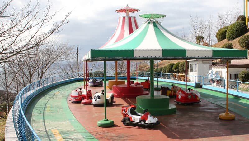 เครื่องเล่นภายในสวนสนุก Sumaura Sanjo Yuen Park