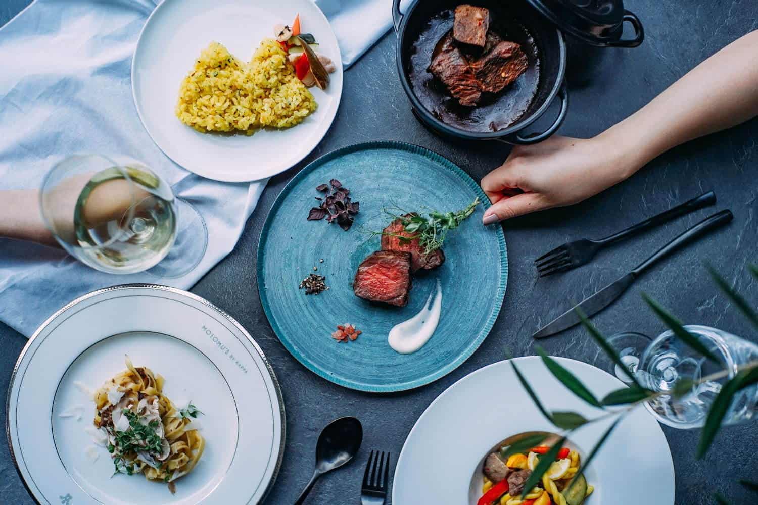 ภายใน JINGUMAE COMICHI มีร้านอาหารให้เลือกมากมาย