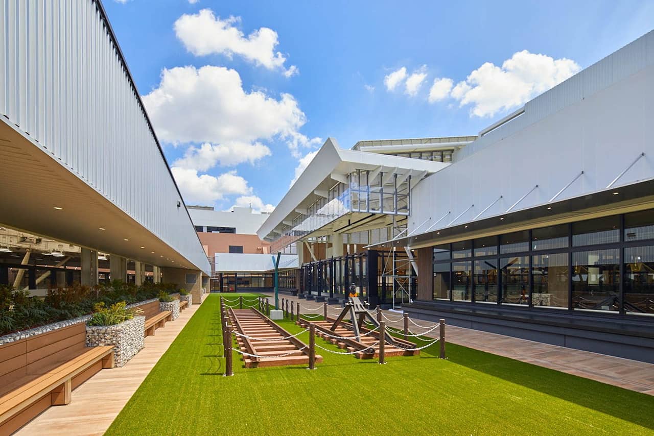 สวนเปิดโล่งบนชั้นดาดฟ้าของห้าง Grand Emio TOKOROZAWA