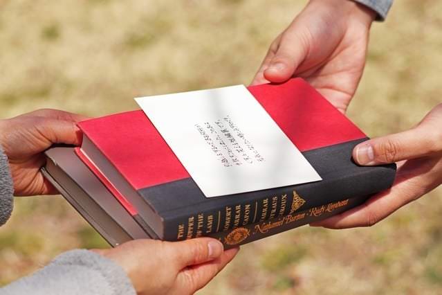 ภายในงาน Koyo Toshokan มีหนังสือกว่า 400 เล่ม ให้เลือกอ่านกันตามอัธยาศัย