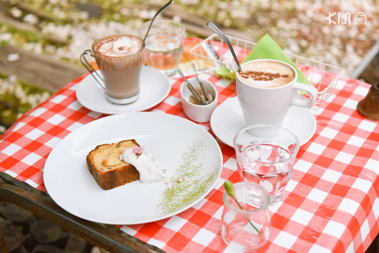 Hakone Museum of Photography : เมนูขนมหวานและเครื่องดื่มภายในคาเฟ่ Cafe Plaisir de l’oeuf