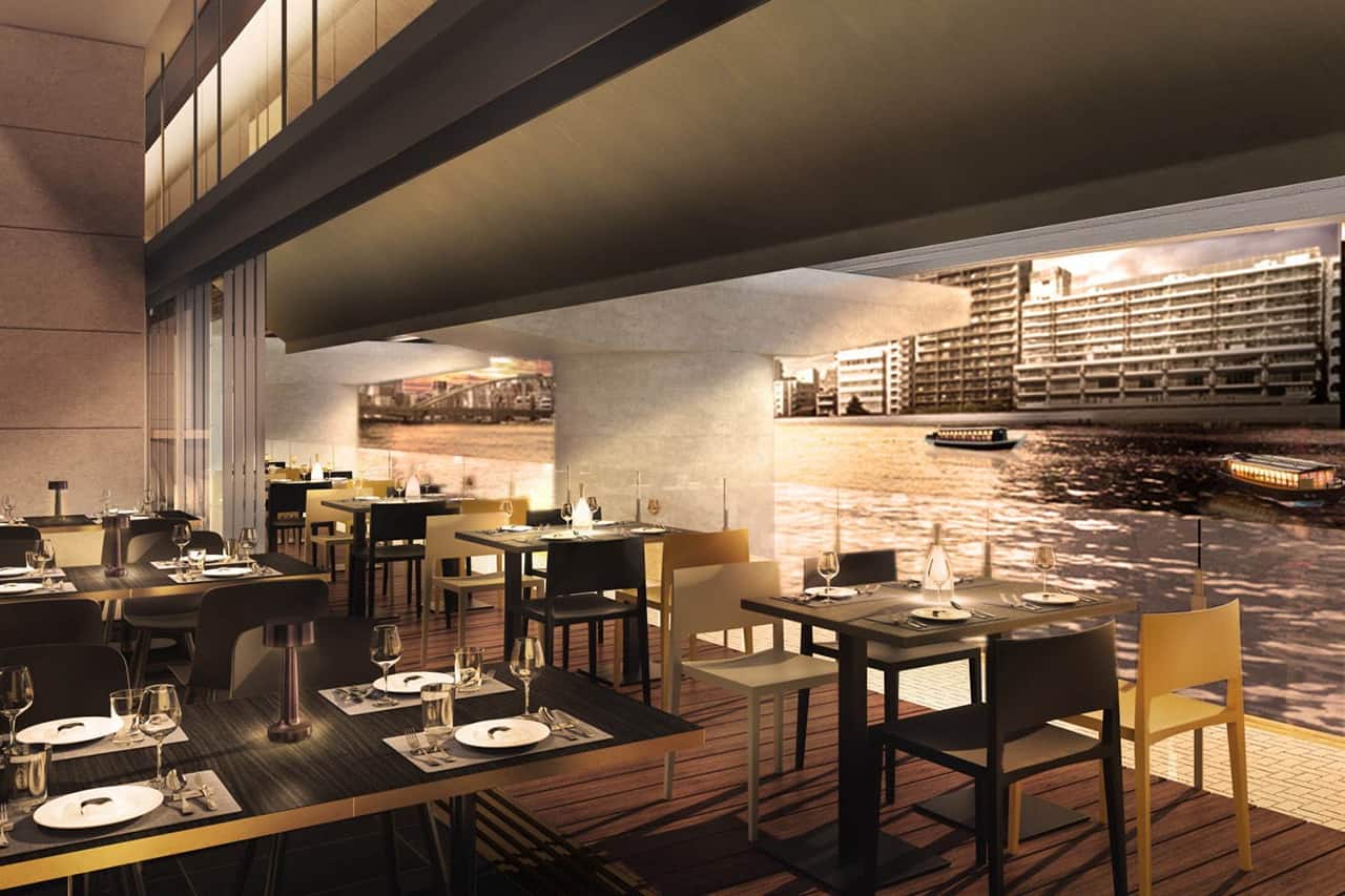 THE GATE HOTEL RYOGOKU by HULIC ภัตตาคารอาหาร พร้อมที่นั่งริมระเบียงเผยวิวทิวทัศน์ของแม่น้ำ