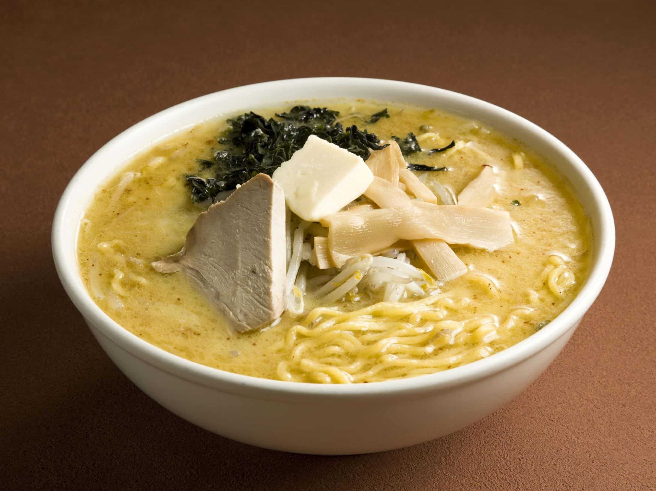 อาหาร จ.อาโอโมริ (Aomori) - ราเมนมิโสะแกงกะหรี่นมวัว (Miso Curry Milk Ramen)