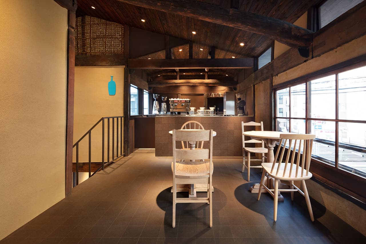 Blue Bottle Coffee Kyoto Rokkaku บรรยากาศภายในชั้น 2