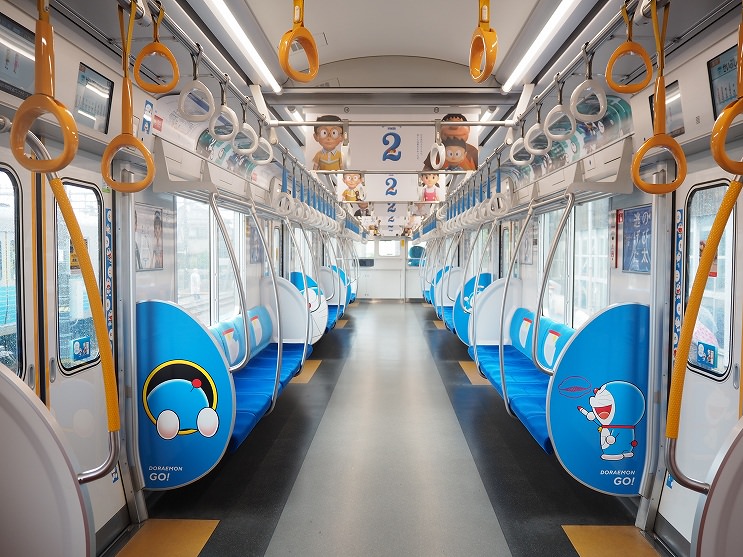 บรรยากาศภายในขบวนรถไฟ DORAEMON GO!