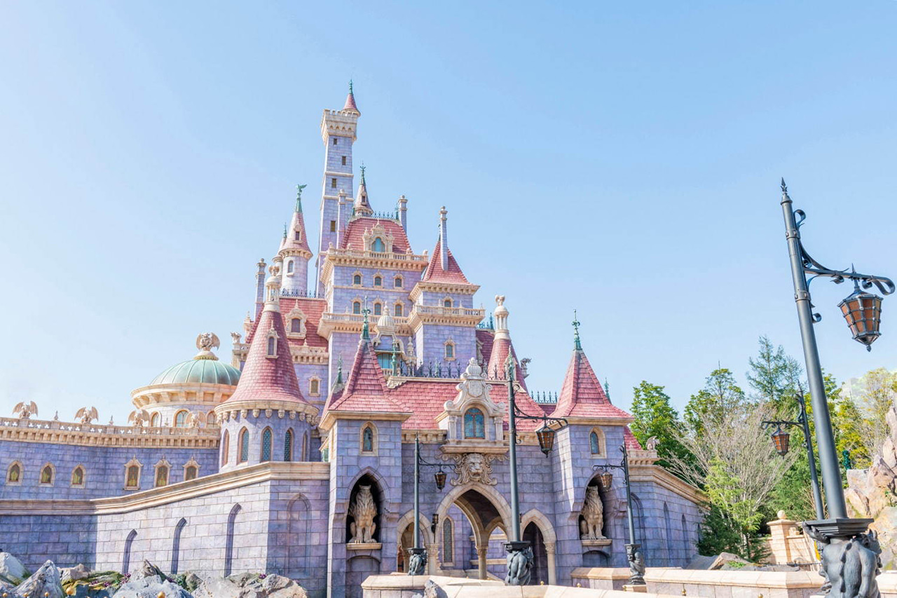ปราสาทในธีม Beauty and the Beast โซนเครื่องเล่นใหม่ของ โตเกียวดิสนีย์แลนด์ (Tokyo Disneyland)