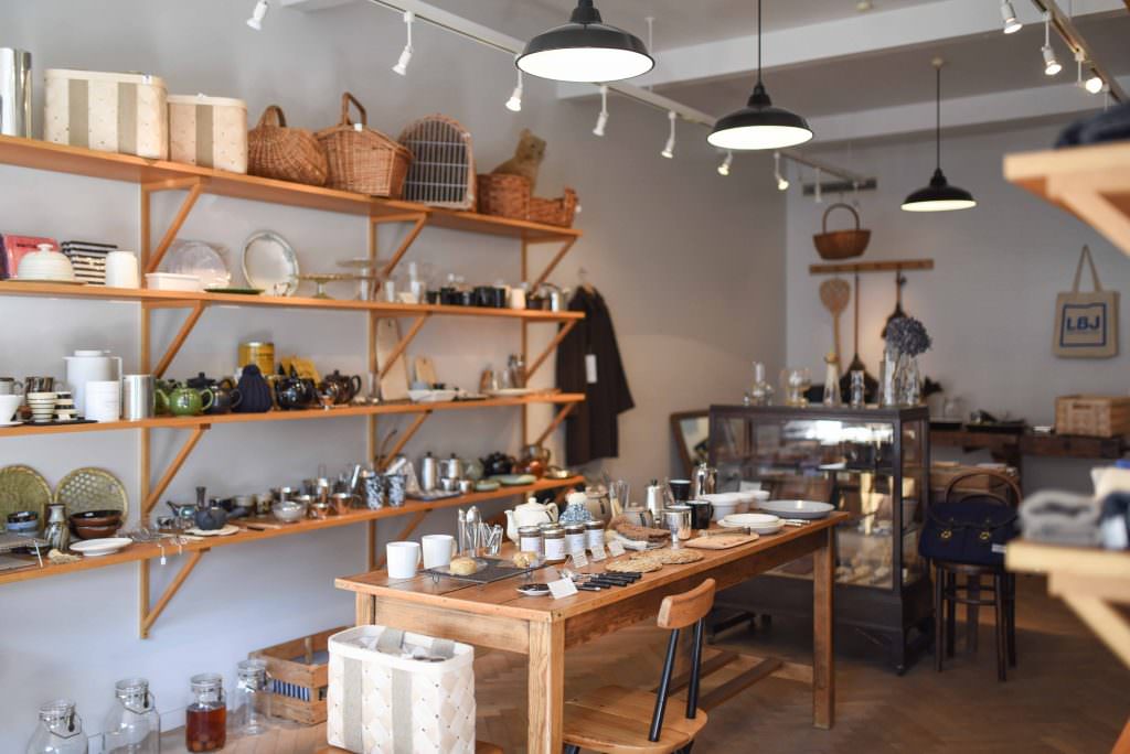 บรรยากาศภายในของร้าน Cinq ในย่านคิชิโจจิ (Kichijoji)