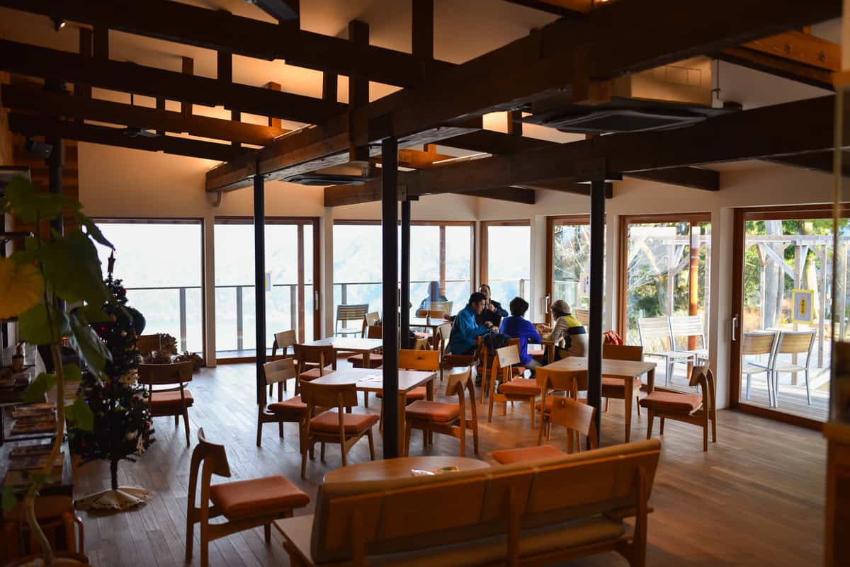 บรรยากาศภายในร้านคาเฟ่ที่จุดชมวิว คิโนะซากิ
