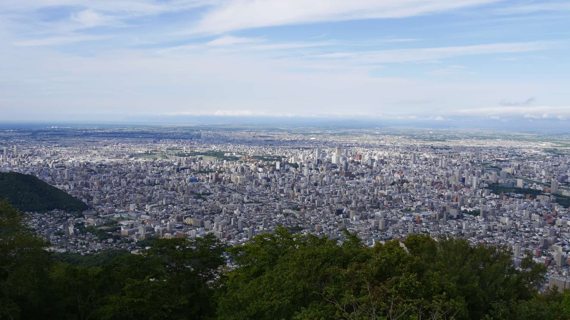 ภูเขาโมอิวะ ก็ตั้งอยู่ใจกลางเมืองซัปโปโร