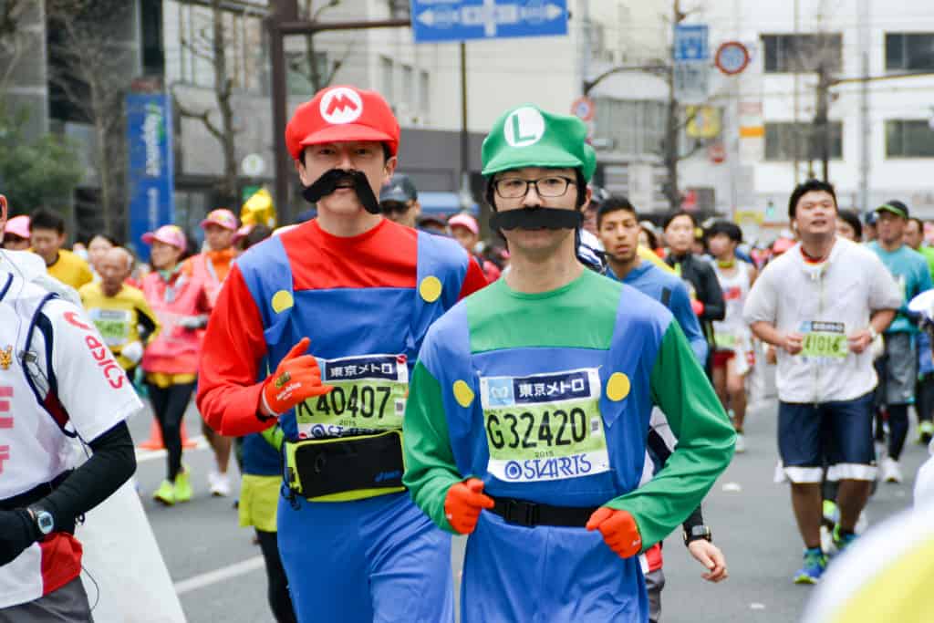 2 พี่น้อง มาริโอกับลุยจิ ก็มางาน Tokyo Marathon
