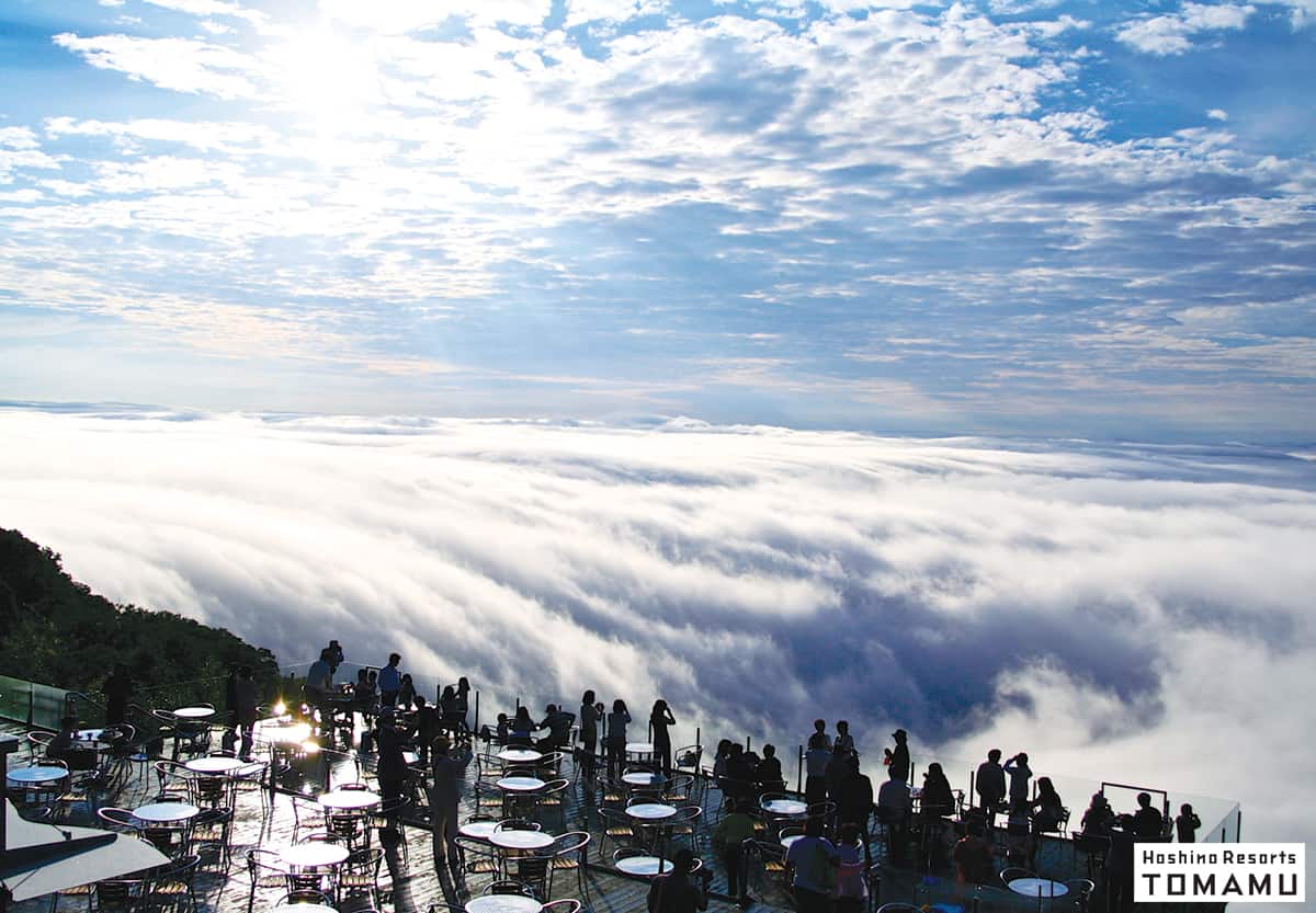Unkai Terrace คือระเบียงทะเลเมฆ ณ ระดับความสูง 1,088 เมตรจากระดับน้ำทะเล ซึ่งเปิดให้นักท่องเที่ยวมานั่งจิบชากาแฟพลางทอดสายตามองท้องฟ้า
