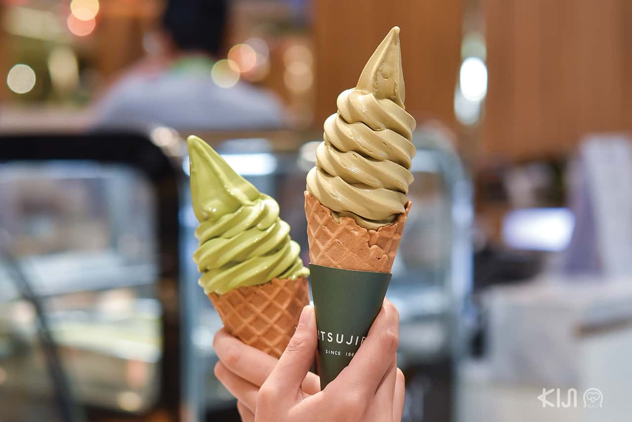 Matcha Soft Cream (Cone) 120 บาท; Houjicha Soft Cream (Cone) 145 บาท จากร้าน Tsujiri (ซึจิริ)