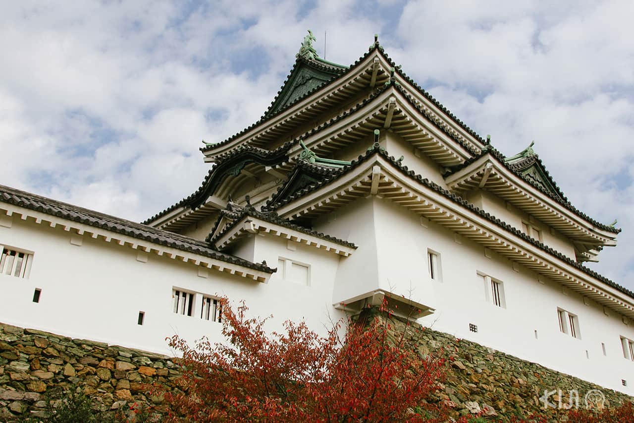 วิวภายนอกปราสาทวากายามะ (Wakayama Castle)