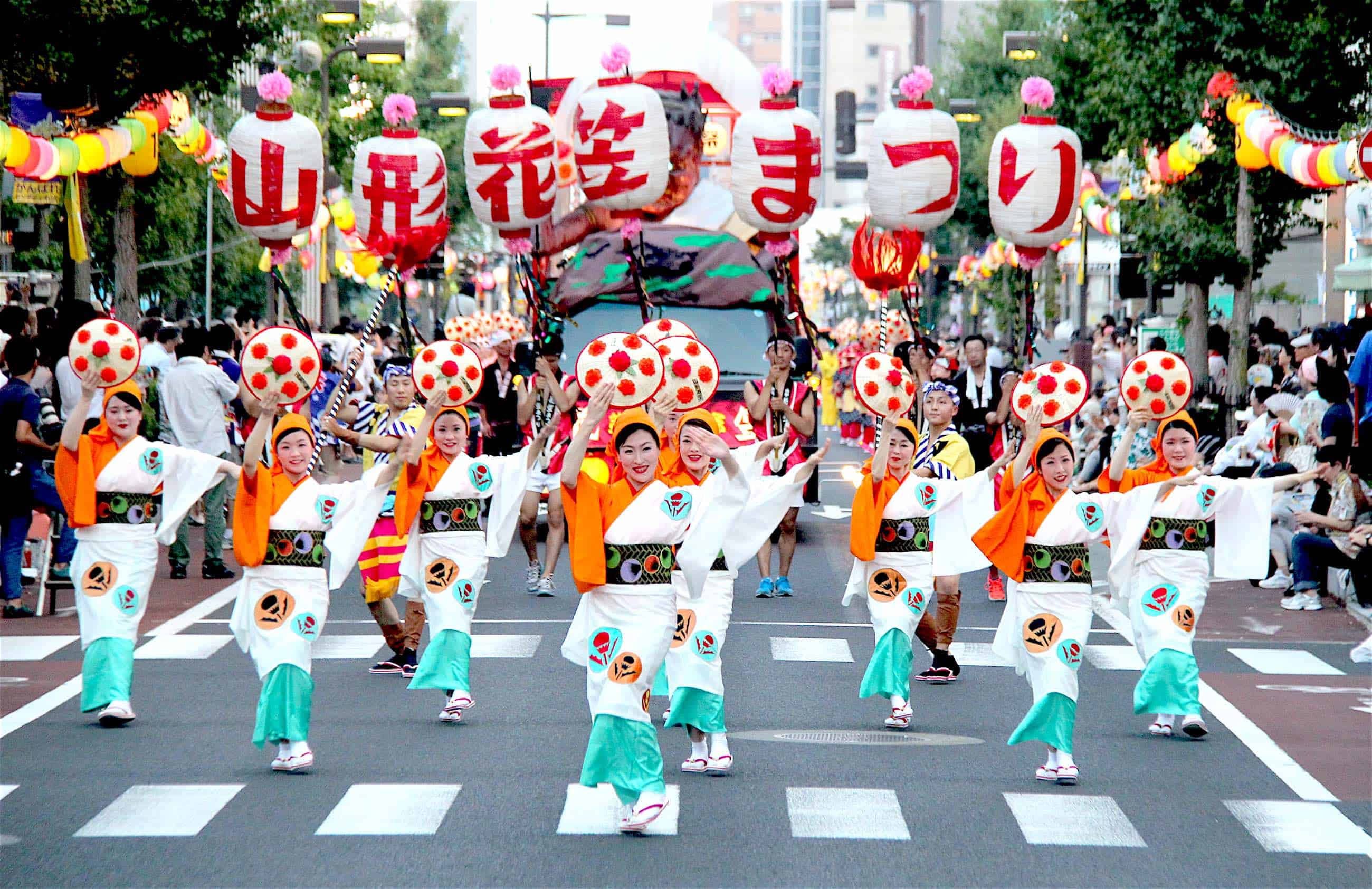 เทศกาล หน้าร้อน ภูมิภาค โทโฮคุ : เทศกาลยามากาตะฮานะกาสะ (Yamagata Hanagasa Festival)