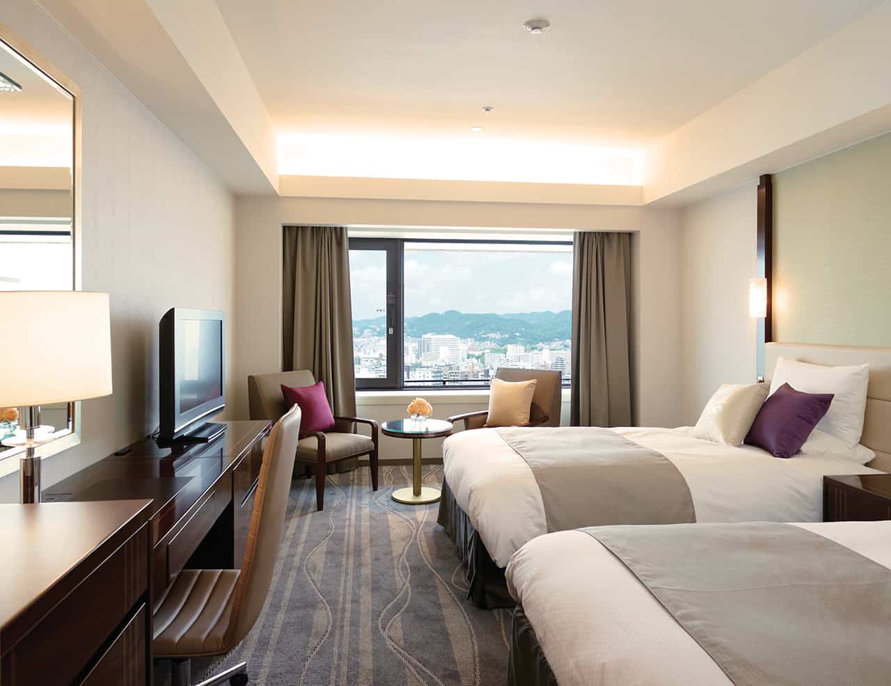 บรรยากาศภายในห้องพักของโรงแรม Hotel Okura Kobe ที่โกเบฝั่งตะวันออก (East Kobe)