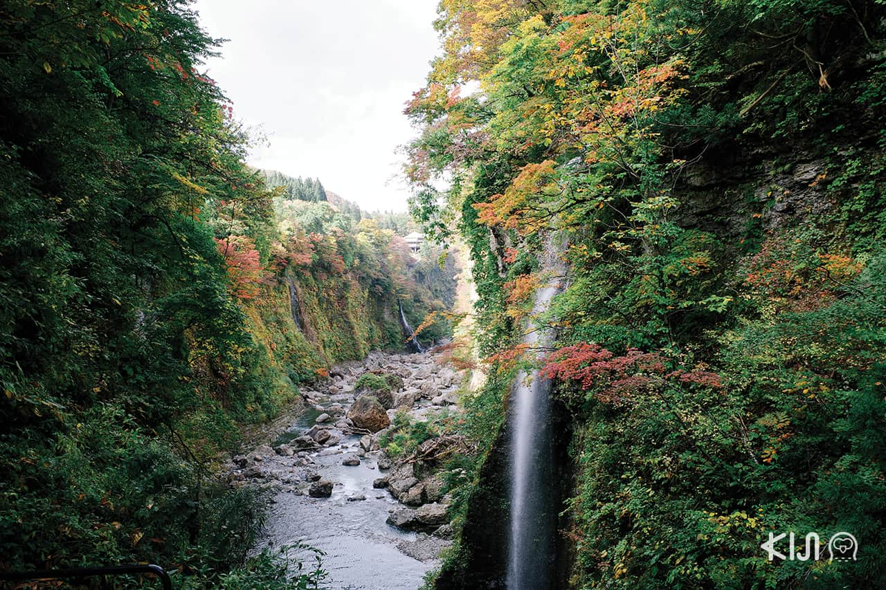 หุบเขาโอยาสุ (Oyasu Valley) - Fudou Waterfall