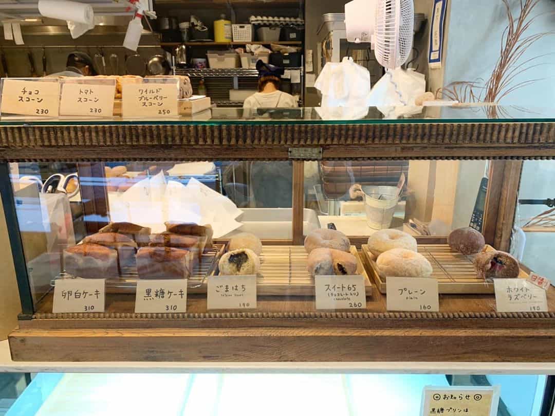 เมนูขนมของร้าน Haritts Donuts & Coffee