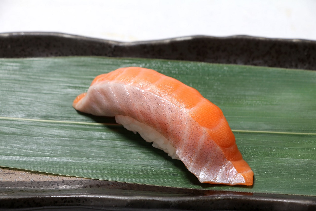 หน้าซูชิ ในญี่ปุ่น - แซลมอน (Salmon)