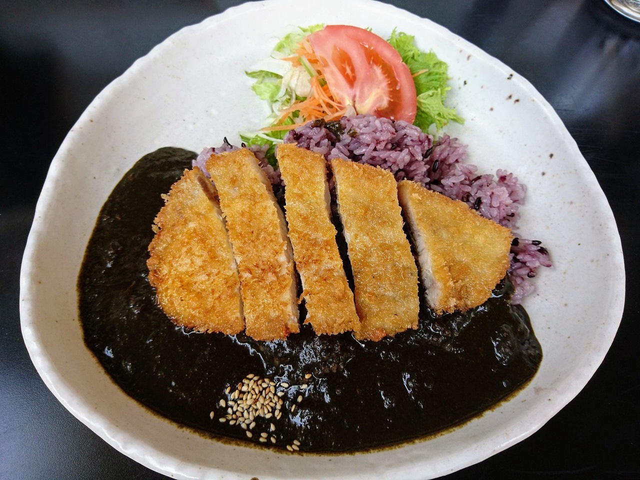นาราคุโรไมคาเร (Nara Kuromai Curry)