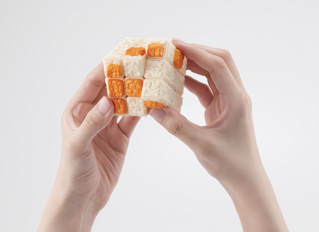 Akai Kitsune Instant Noodles Rubik's Cube รูปร่างและขนาดเท่าของจริงมาก