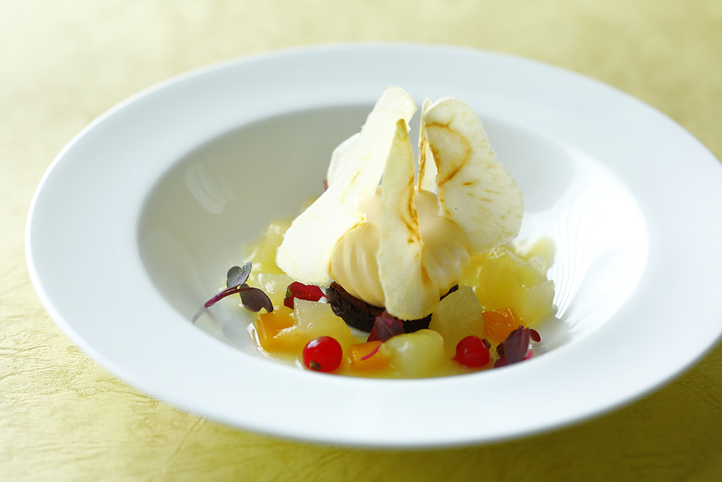Hachette Desserts : Pear Mousse with Autumn Fruits มูสลูกแพร์นุ่มๆ