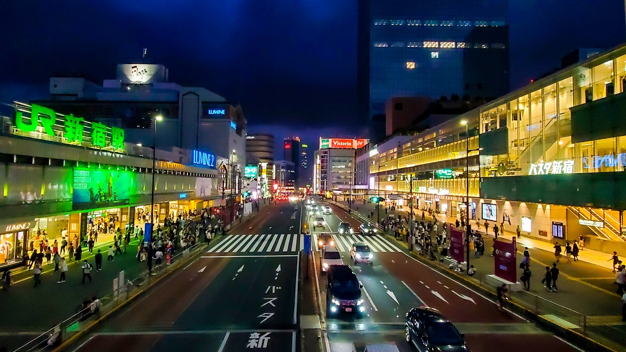 Shinjuku Station สถานีชินจูกุ สถานีรถไฟที่วุ่นวายที่สุดในโลก