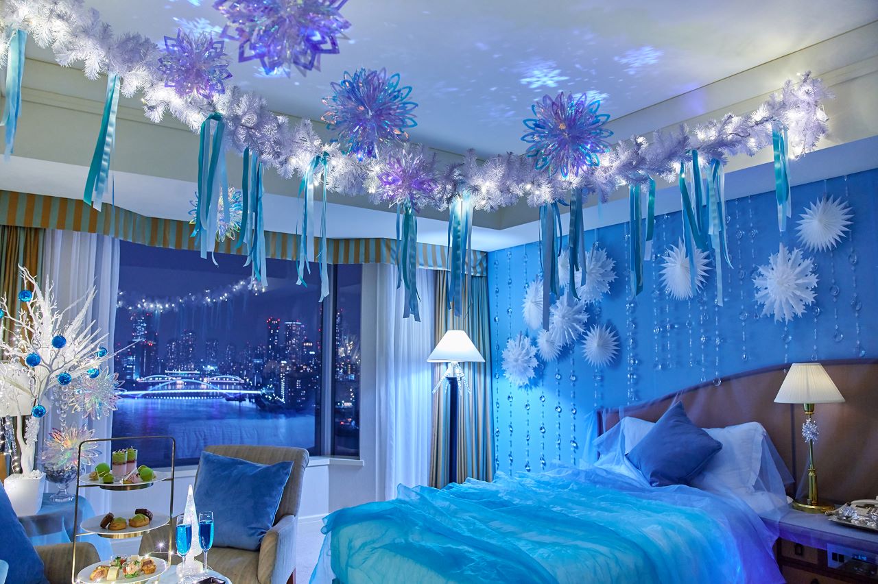 Bed Room หมอน ผ้าห่ม สีน้ำเงิน FROZEN MAGIC