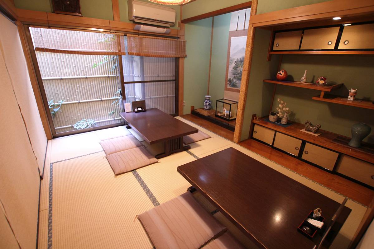 ห้องเสื่อทาทามิ Tatami Room Unagi Atsumi ร้านอาหารญี่ปุ่น