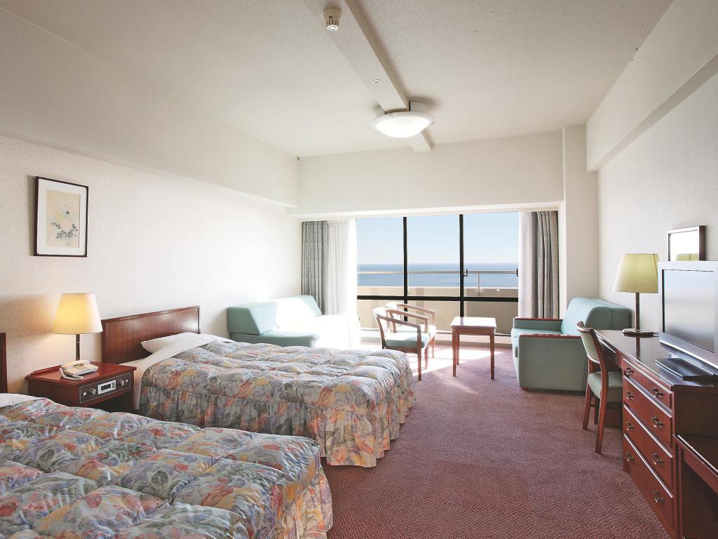 โรงแรม เกาะชิโกกุ ห้องพักสไตล์ตะวันตก เรียบง่าย วิวทะเล