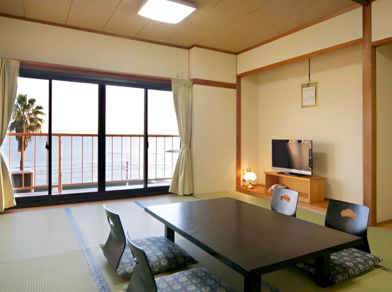 ห้องขนาด 12 เสื่อทาทามิ 12 Tatami ห้องใหญ่สำหรับครอบครัว Big room japanese style room