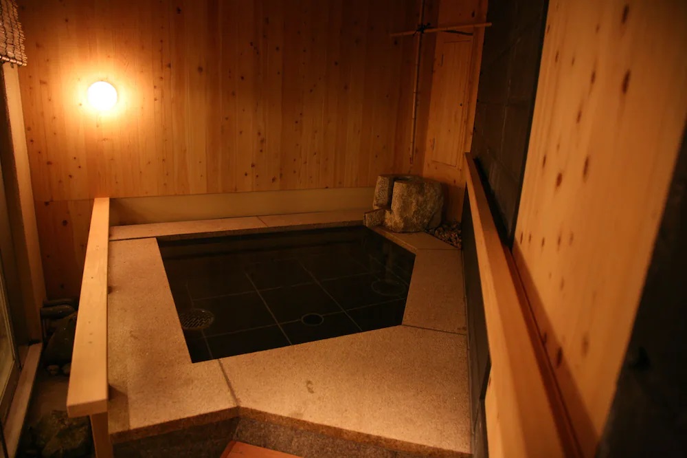 บ่อน้ำร้อน Onsen ออนเซ็นของโรงแรม Shodoshima Seaside Hotel Matsukaze