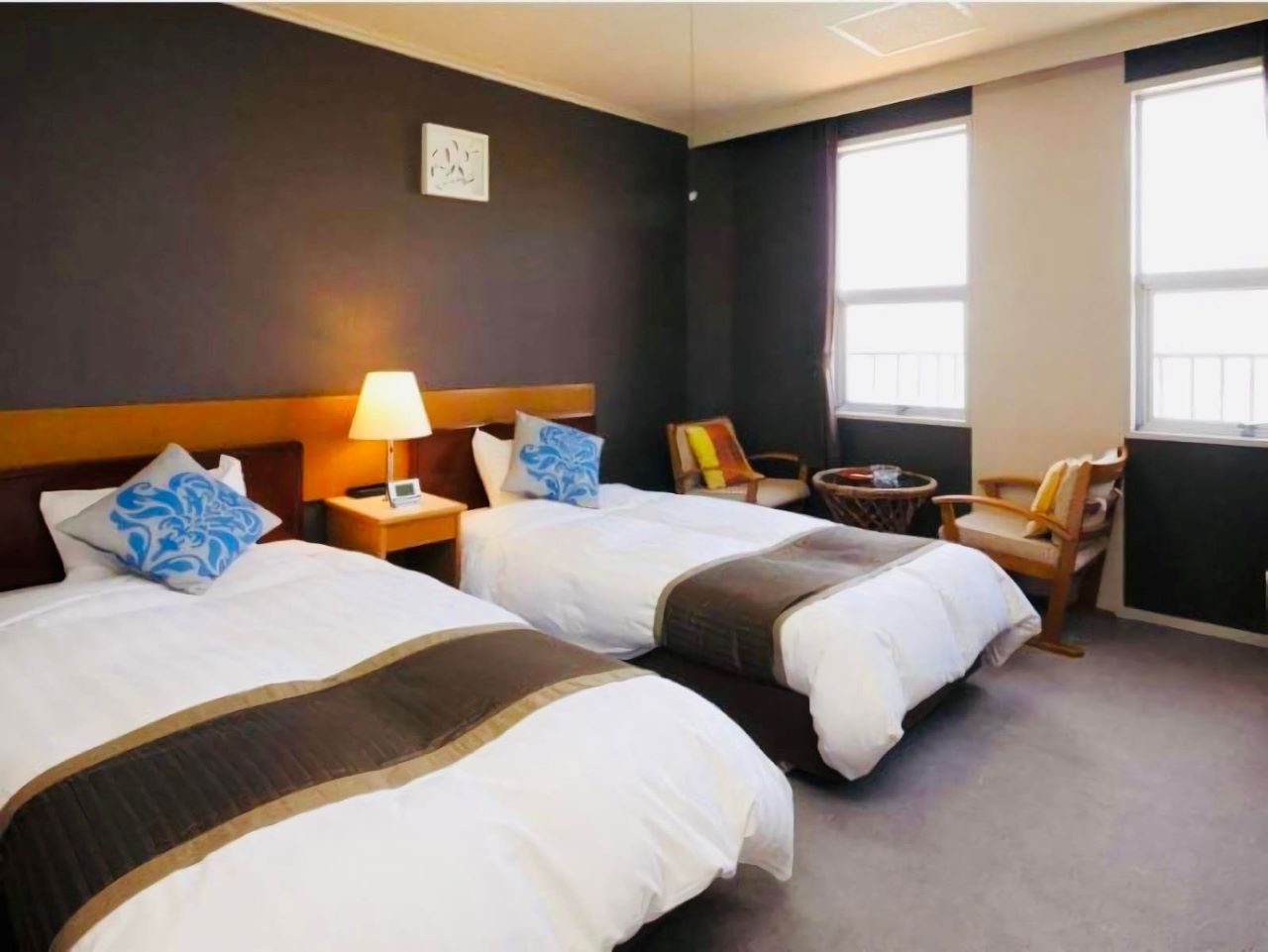 ห้องพักแบบตะวันตก Western style room ห้องพักธีมสีน้ำตาล Double bed