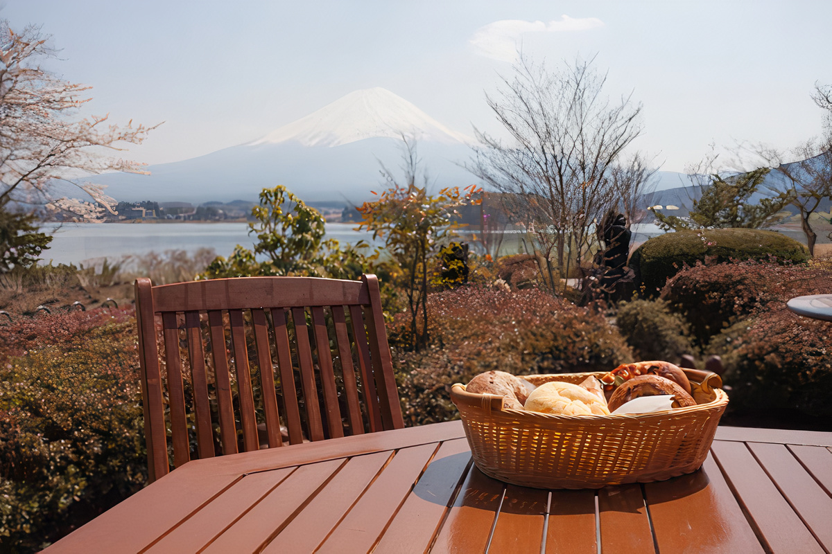 ที่นั่ง นั่งเล่น วิว จุดถ่ายรูป สวน คาเฟ่ ทะเลสาบคาวากุจิโกะ