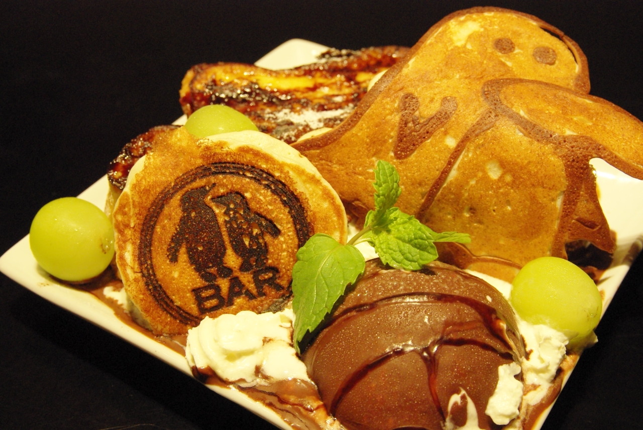 แพนเค้ก ไอศกรีม ผลไม้ เพนกวิน คาเฟ่ ในโตเกียว