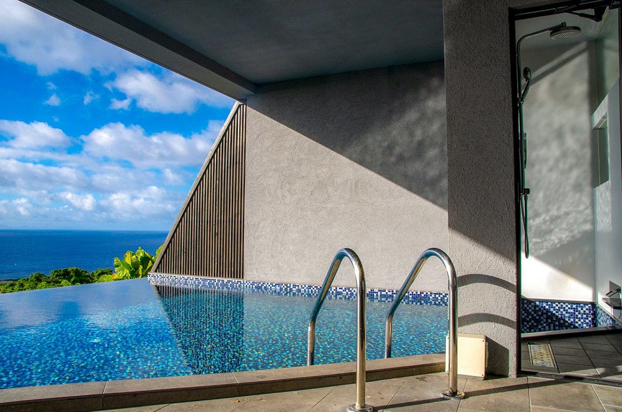 infinity pool villa okinawa